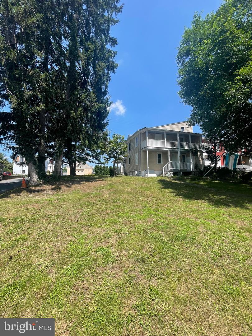 36-38 E Hummelstown St Property Photo 38