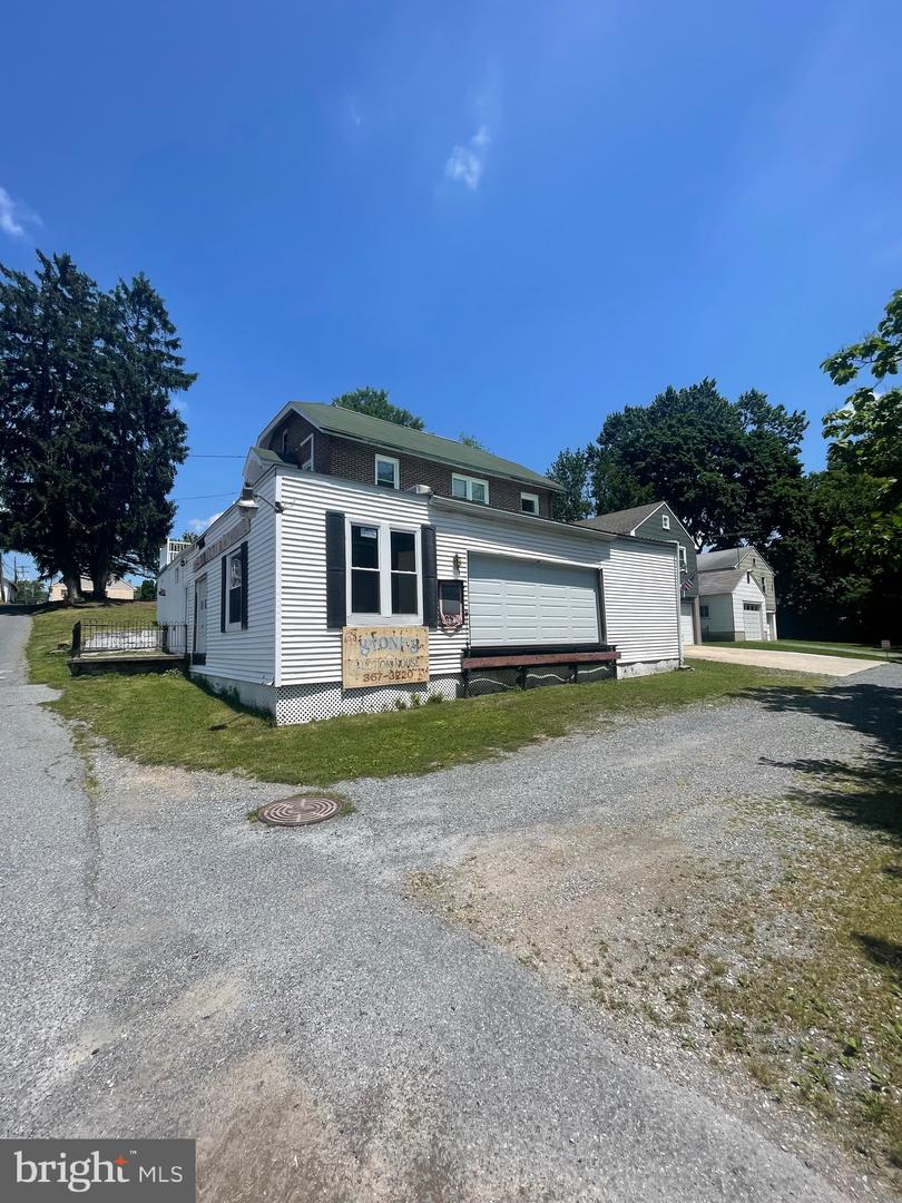 36-38 E Hummelstown St Property Photo 39