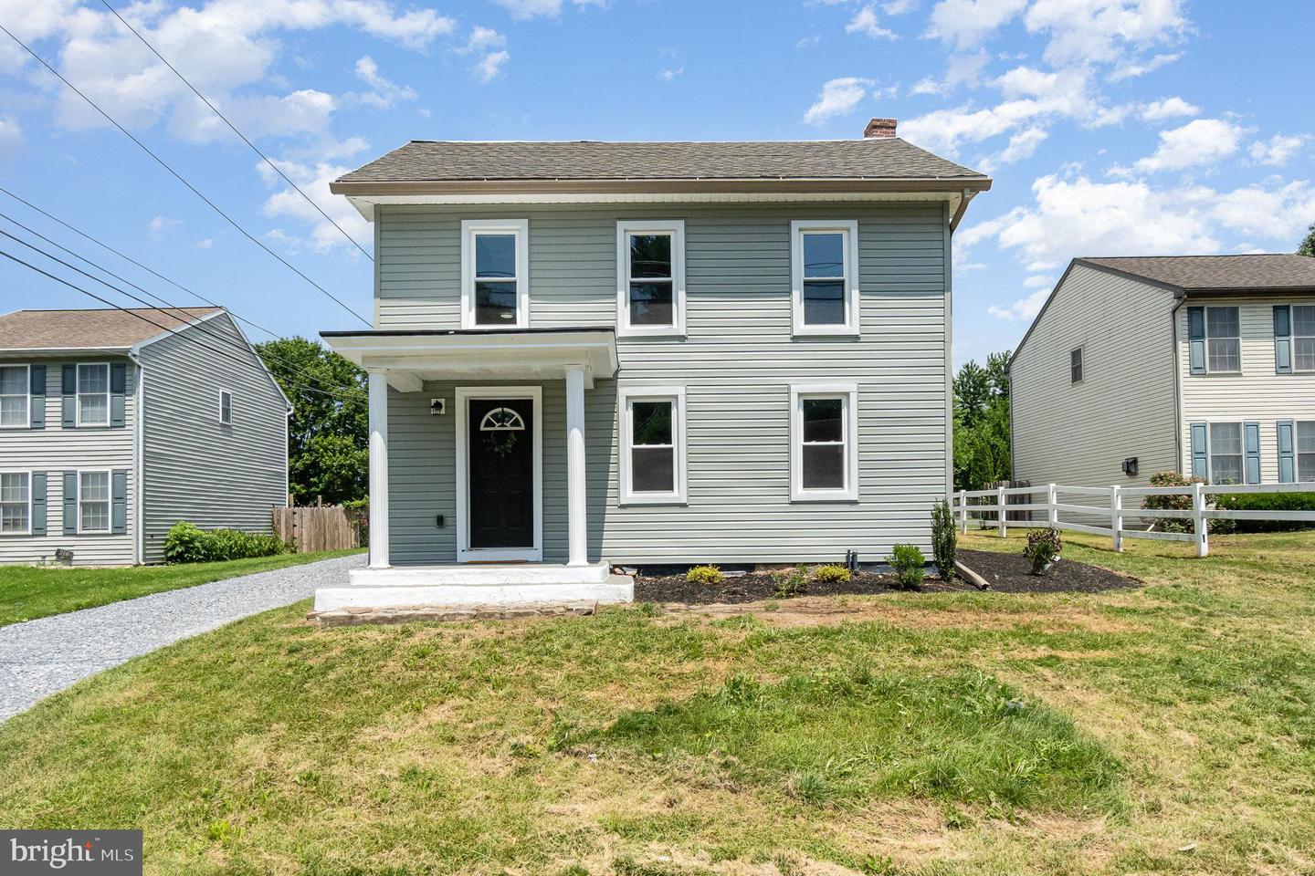 320 Race St Property Photo 1