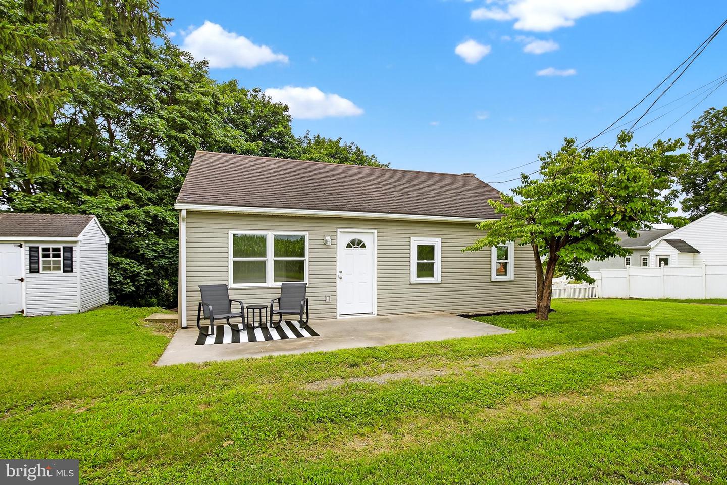1736-c Beaver Valley Pike Property Photo 1