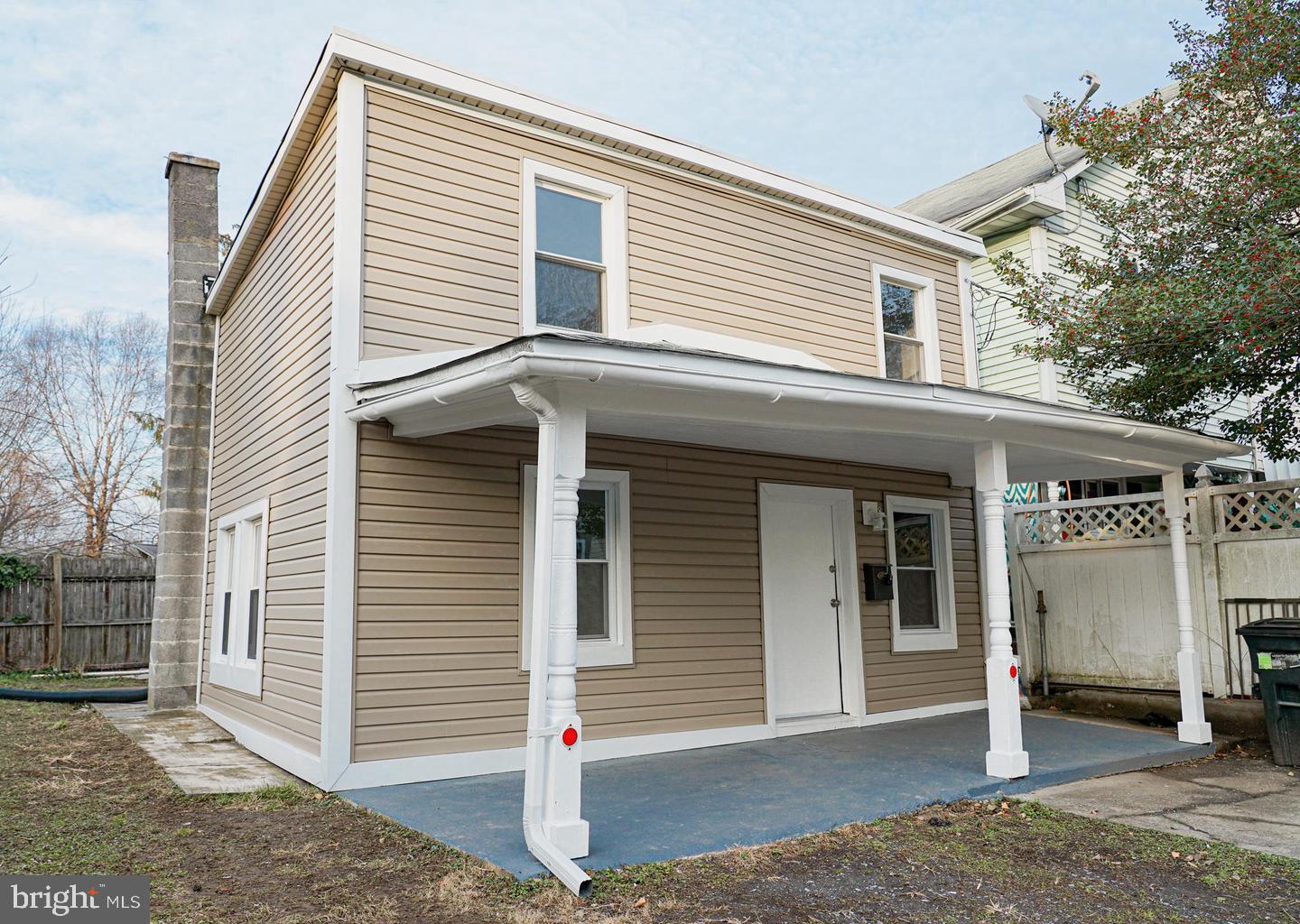 2624 Duke St Property Photo 1