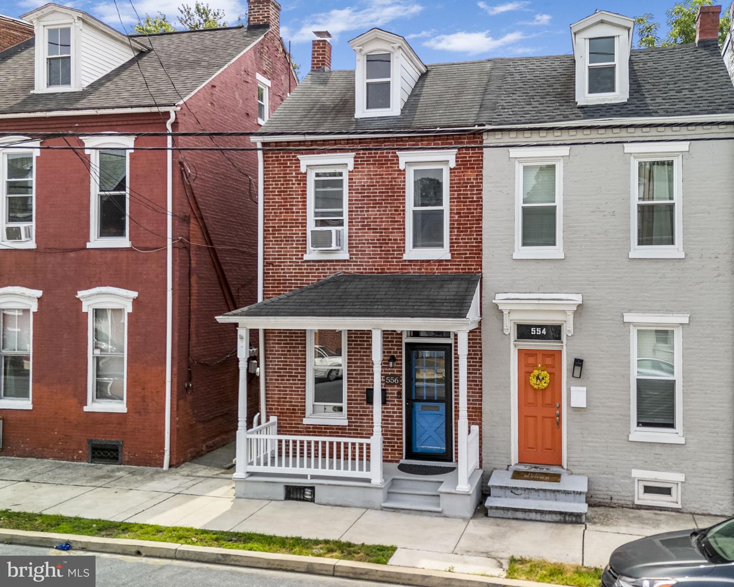 556 Walnut St Property Photo 1