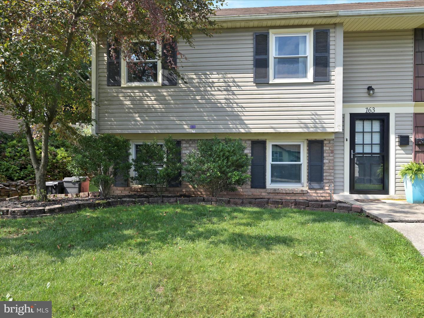 163 Irene Ave Property Photo 2