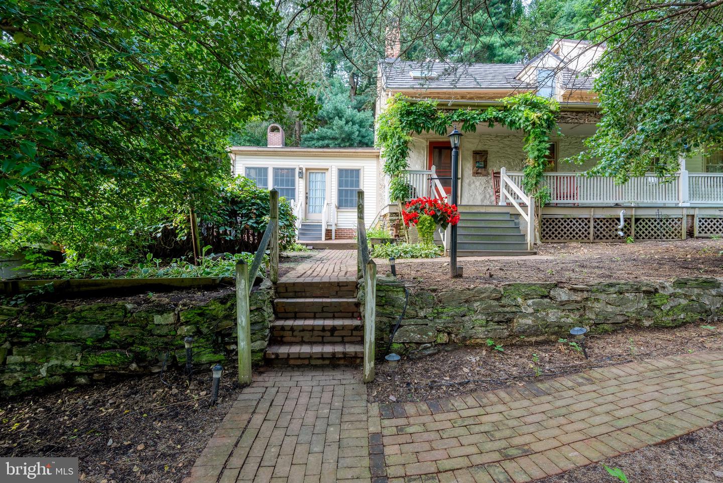 1592 WHITE OAK RD