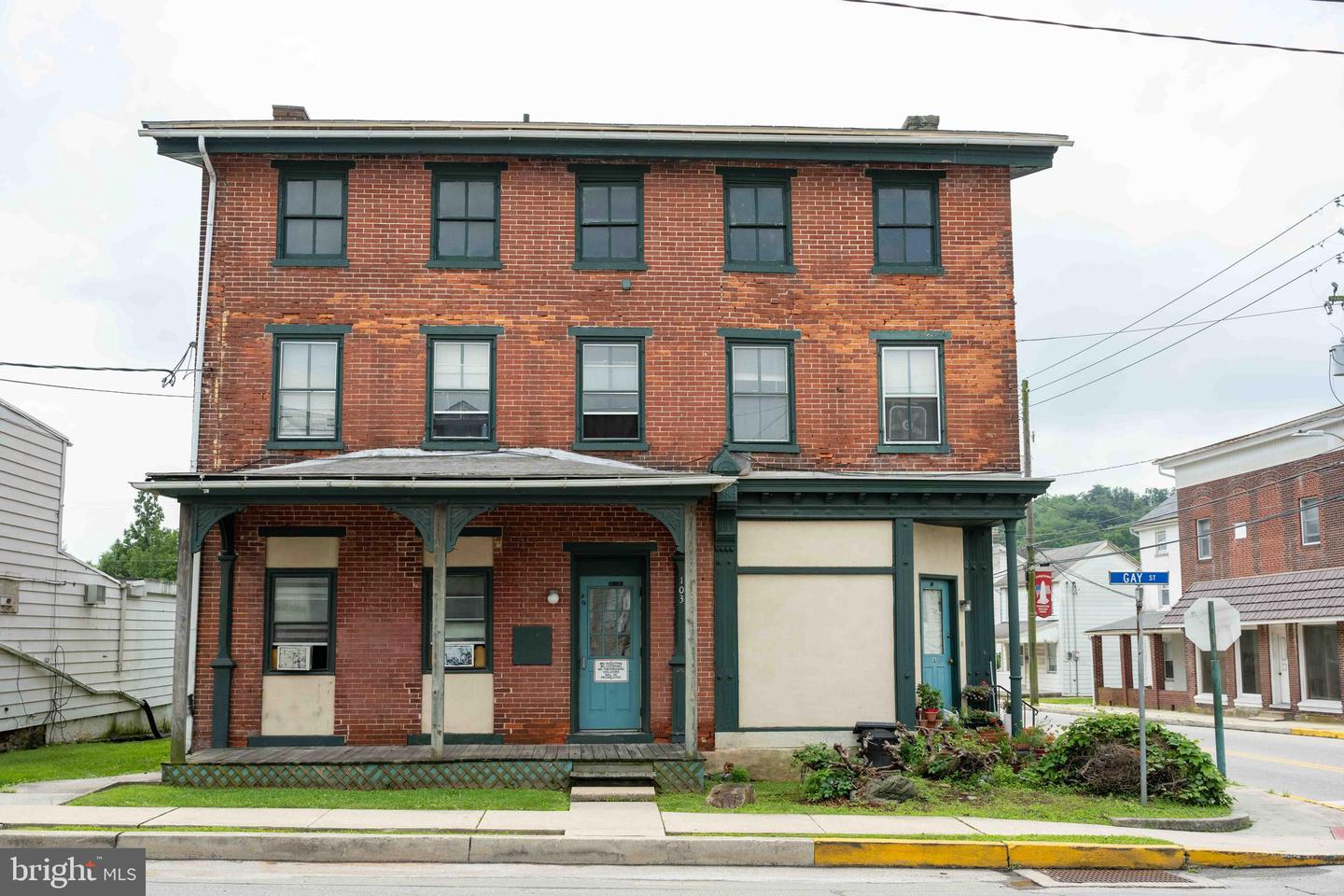 2-4 W Gay St Property Photo 1