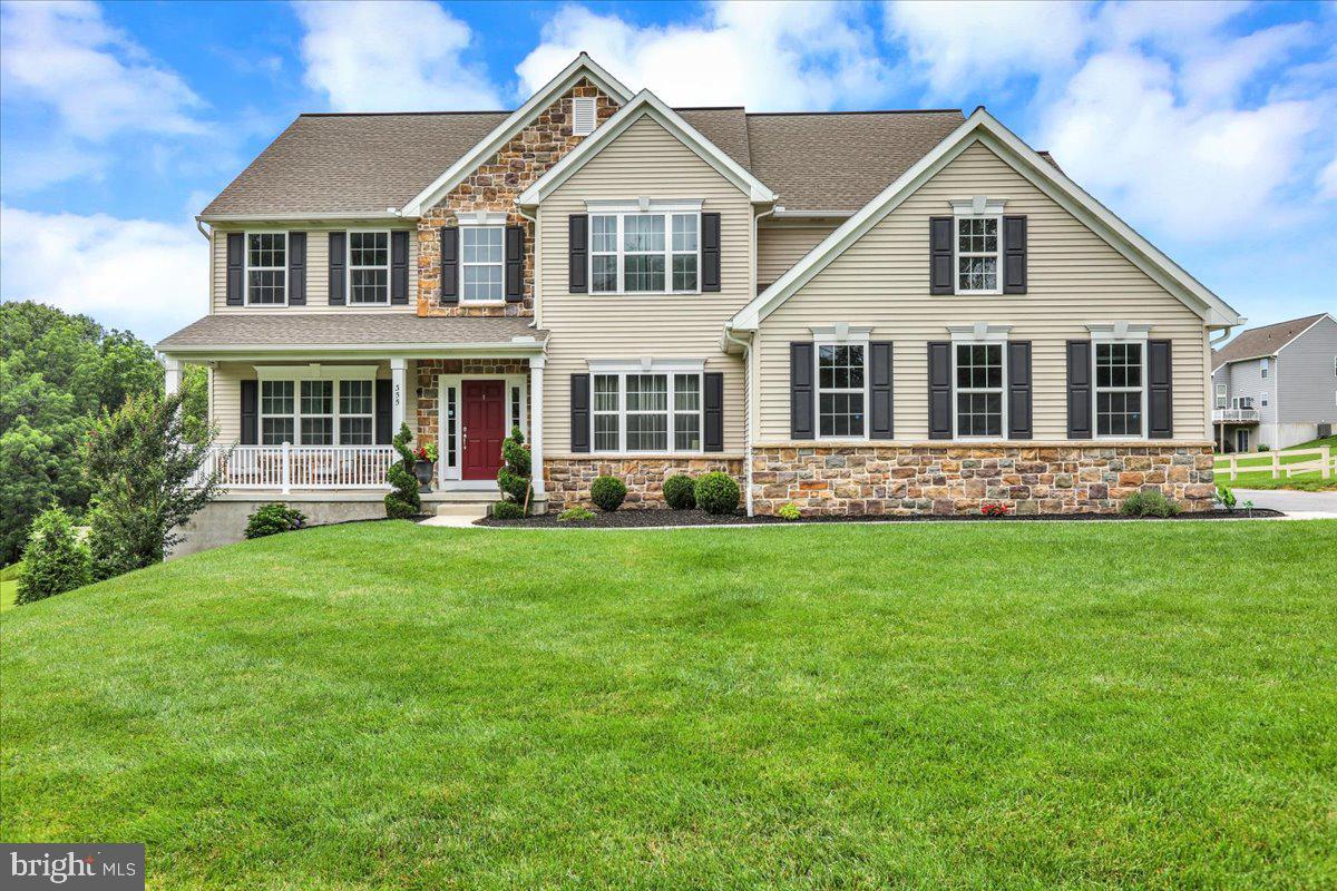 355 Westview Dr Property Photo 1