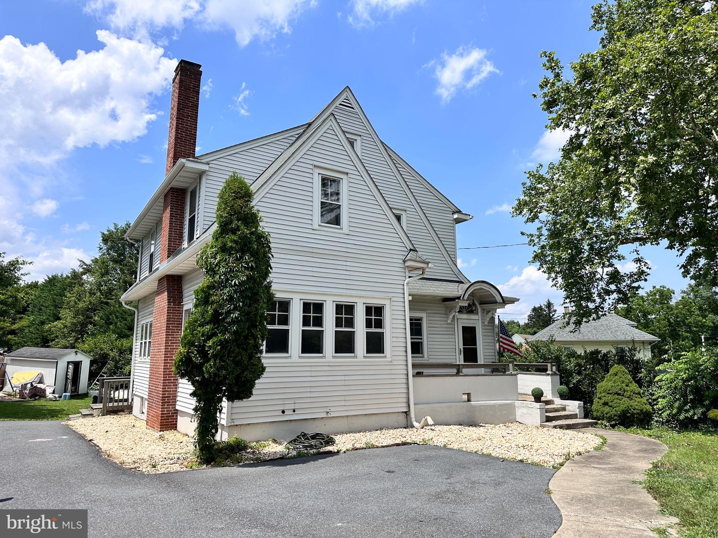 1727 New Holland Pike Property Photo 1