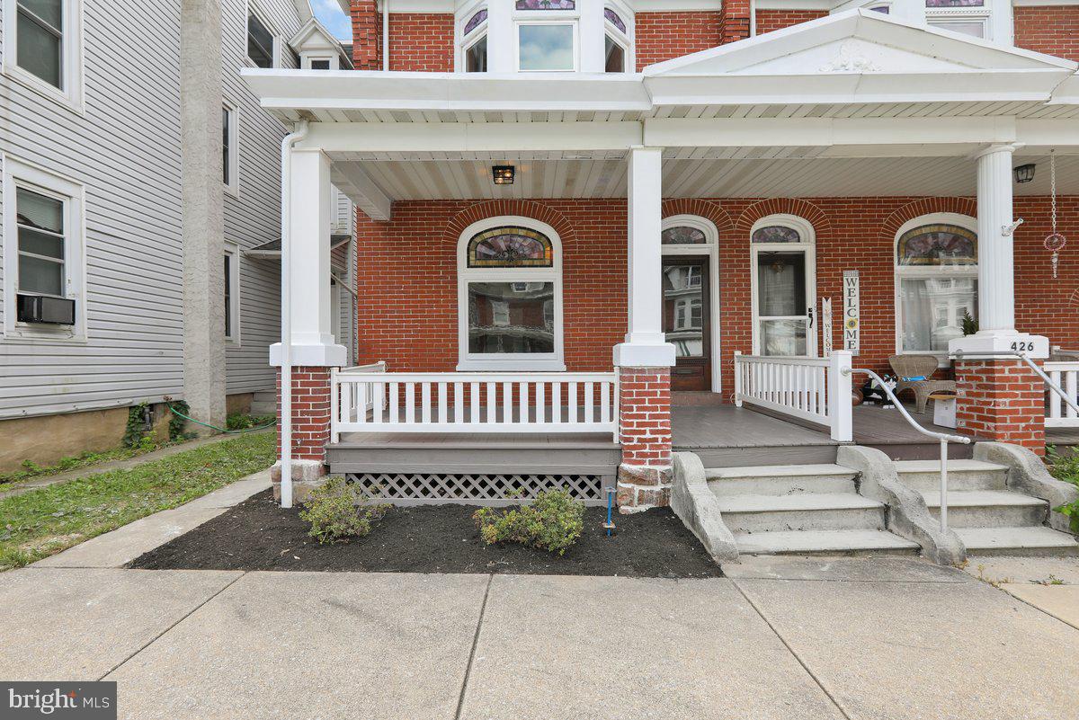 424 Walnut St Property Photo 1