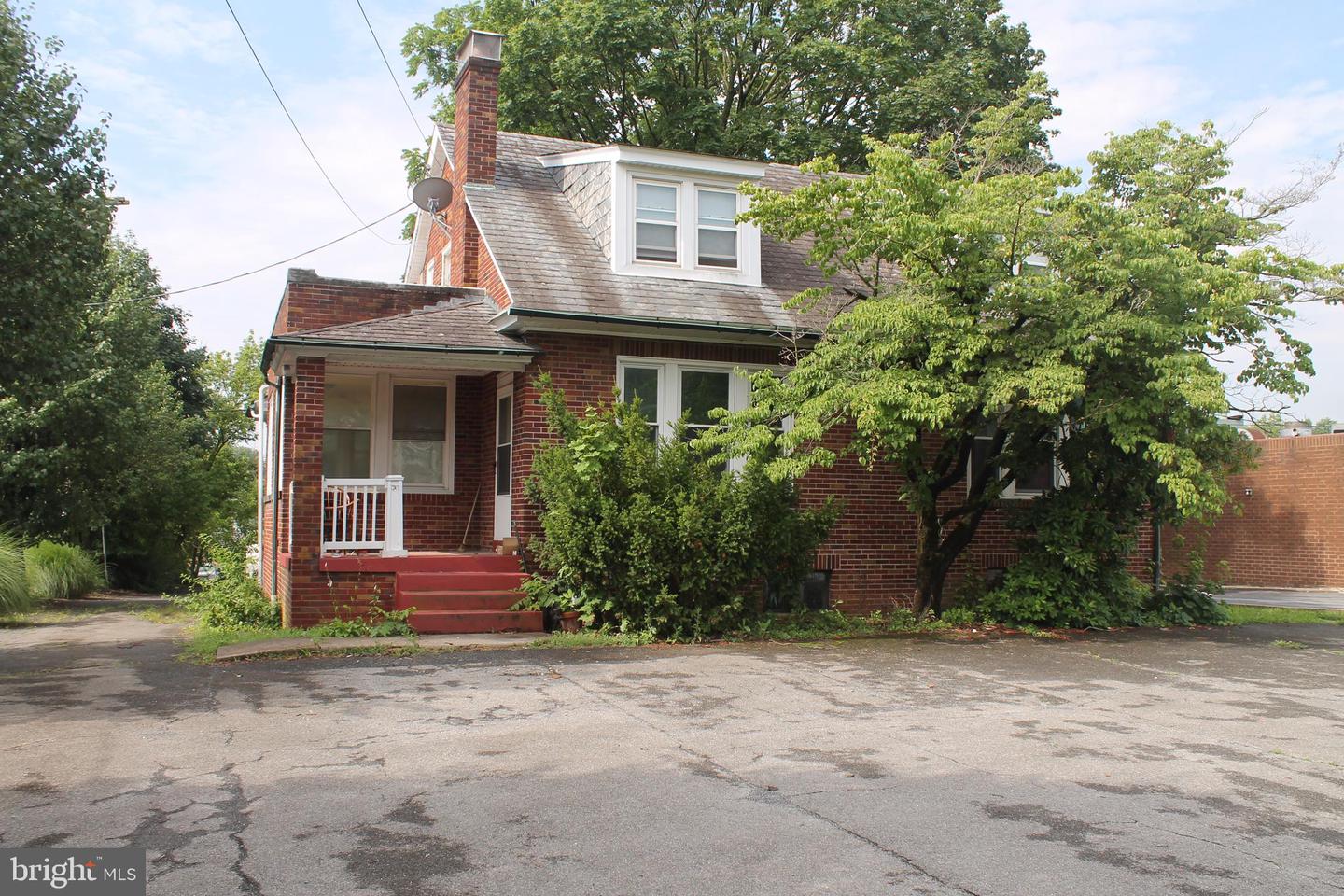 1922 COLUMBIA AVE Property Photo 1