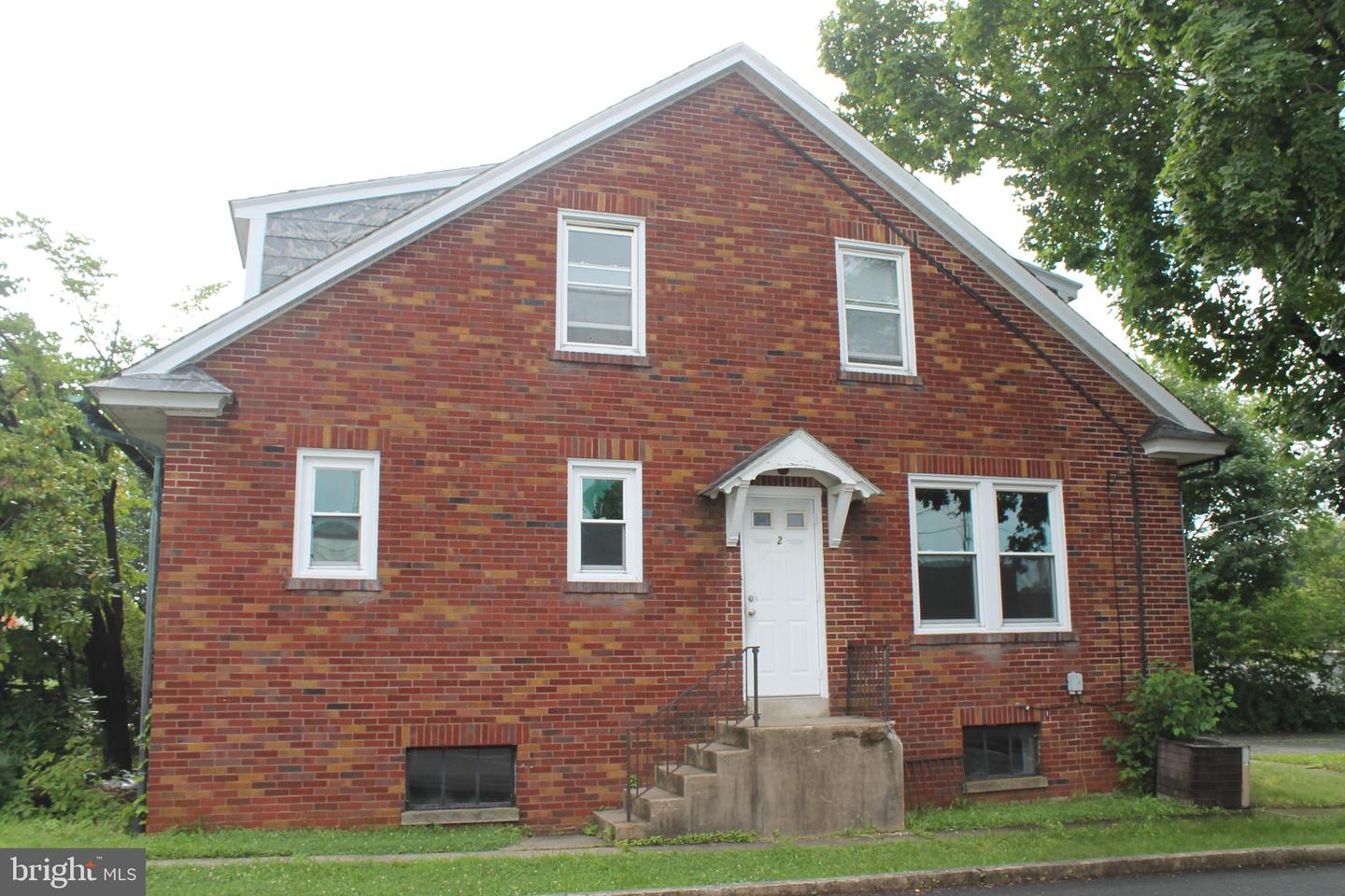 1922 Columbia Ave Property Photo 2