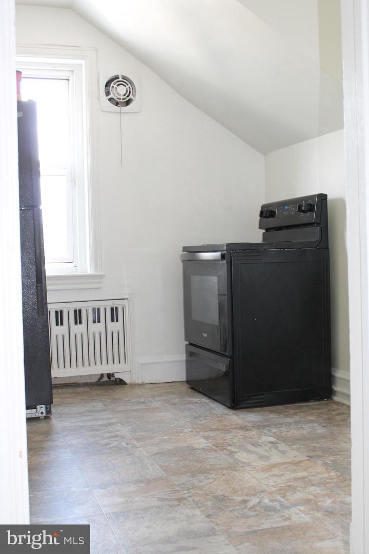 1922 Columbia Ave Property Photo 18