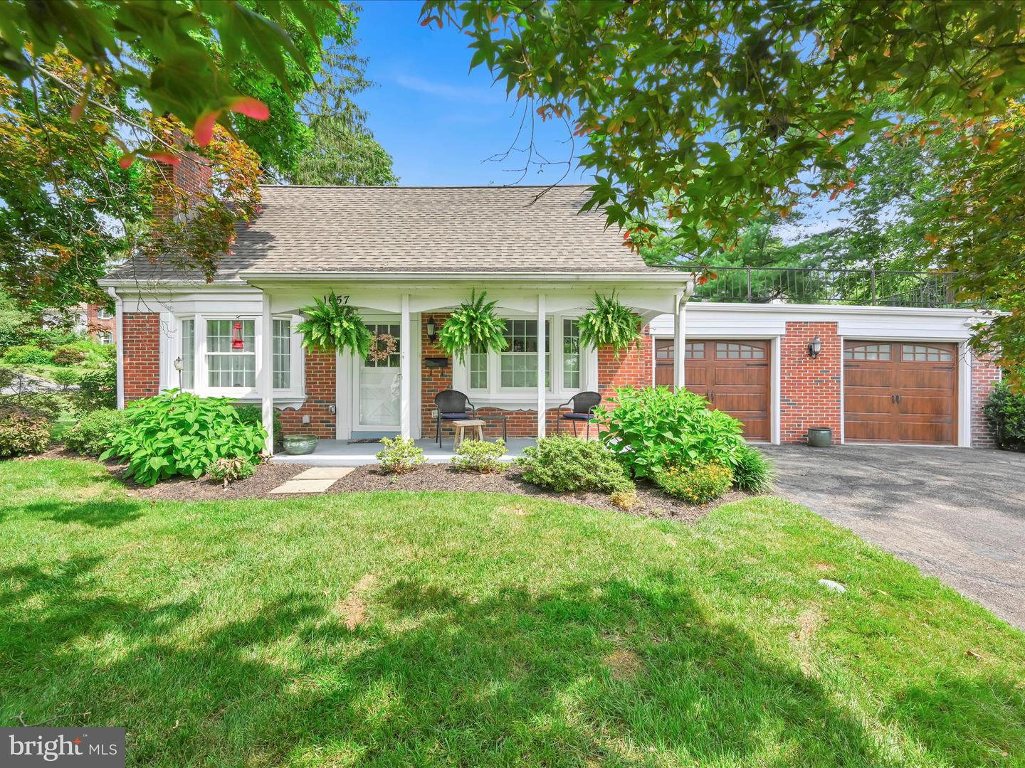 1657 Wilson Ave Property Photo 1