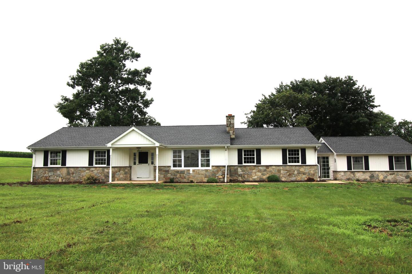6421 White Oak Rd Property Photo 1