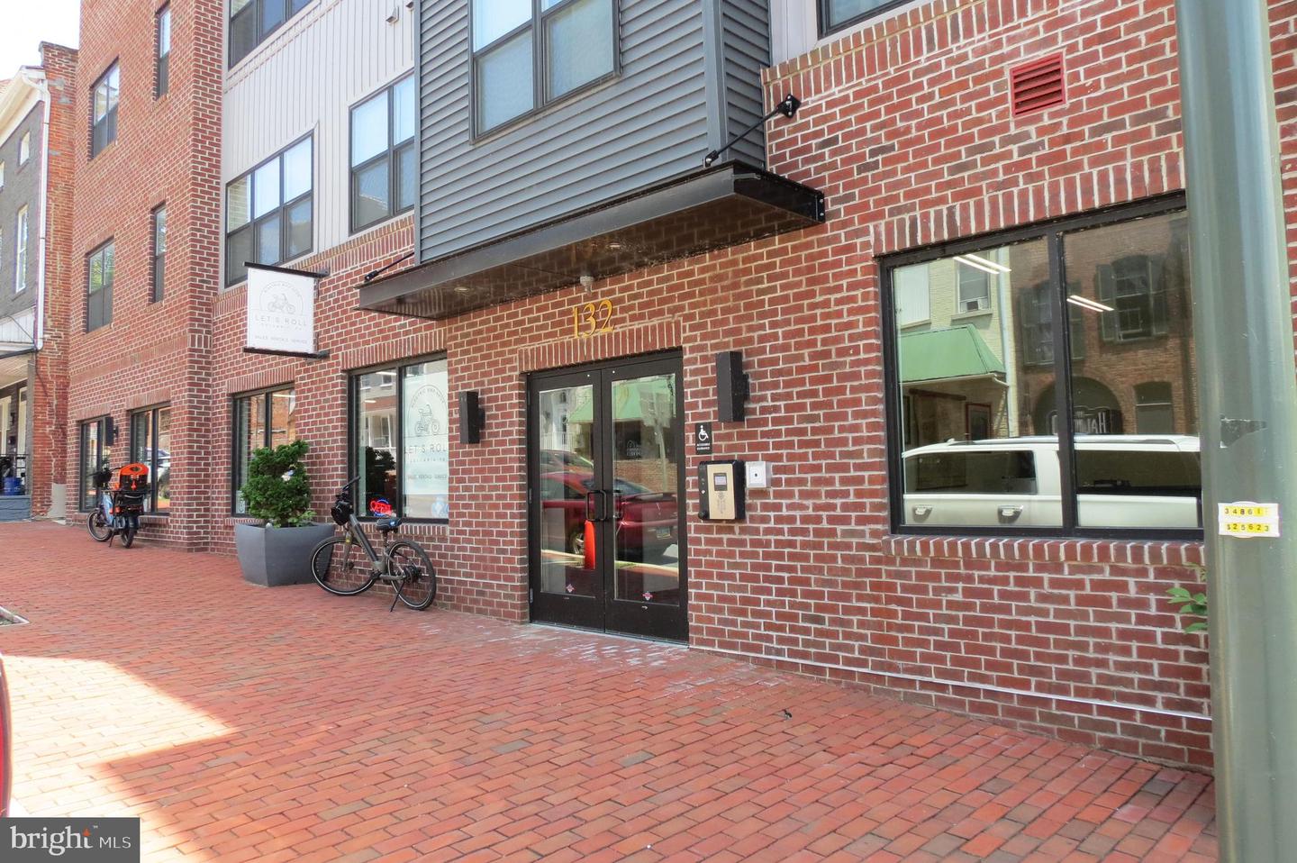 132 Locust St #first Floor 101 Property Photo 2