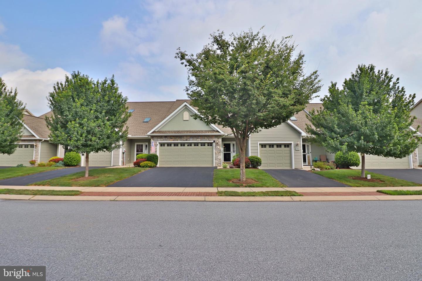 1353 Fieldstone Dr Property Photo 1
