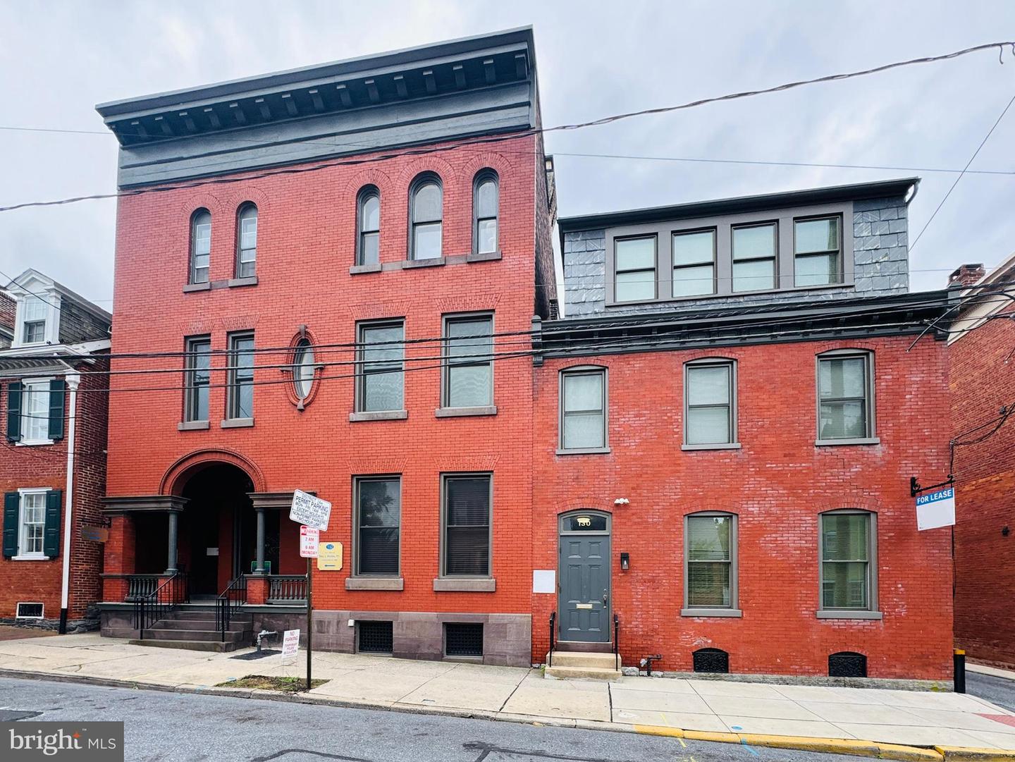 130 E CHESTNUT ST Property Photo 1