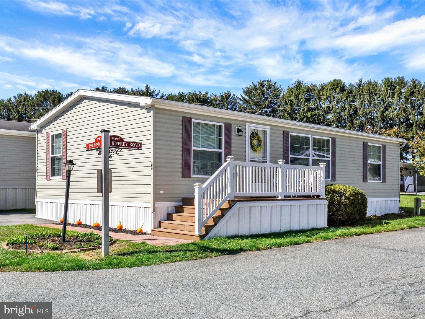 27 Jere Rd Property Photo 1