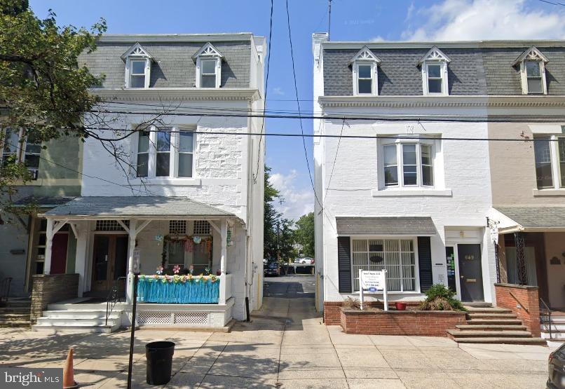 649-651 W CHESTNUT ST Property Photo 1