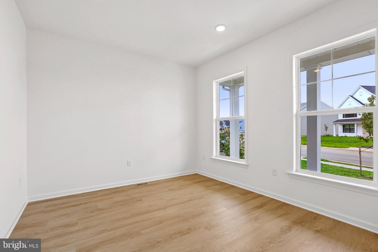 440 Parkside Way Property Photo 13