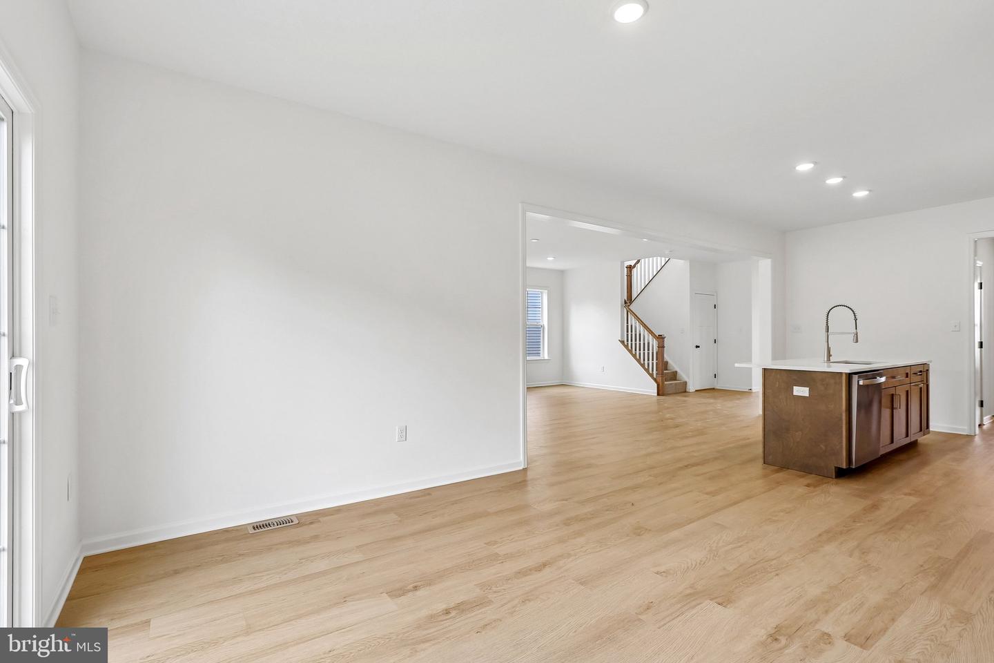 440 Parkside Way Property Photo 28