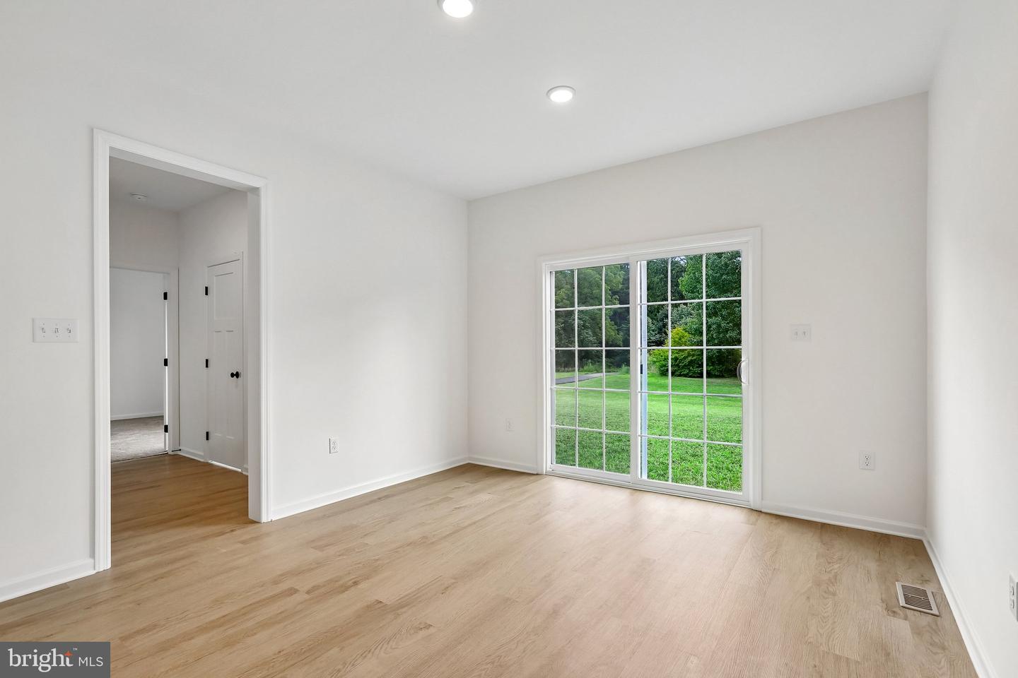 440 Parkside Way Property Photo 29