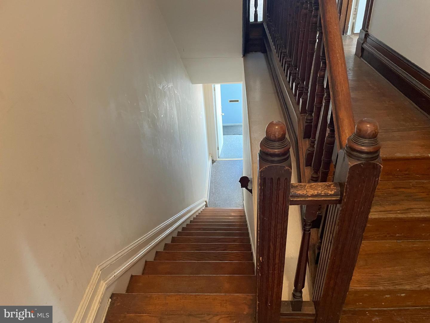 649-651 W Chestnut St Property Photo 25