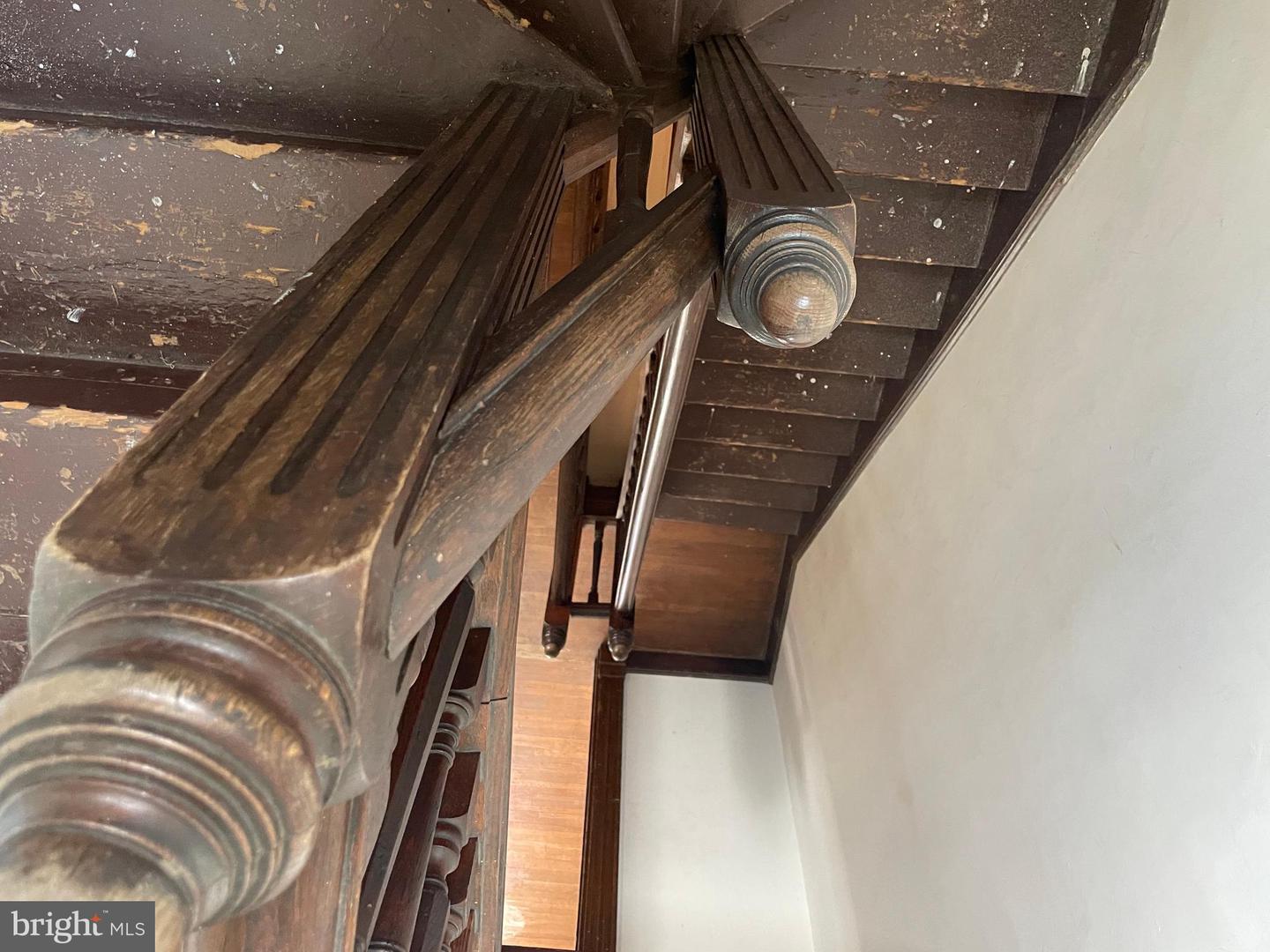 649-651 W Chestnut St Property Photo 28