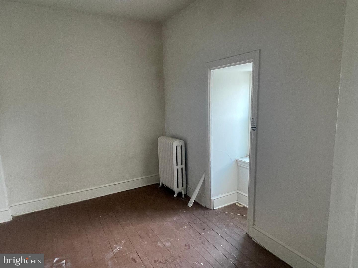 649-651 W Chestnut St Property Photo 30