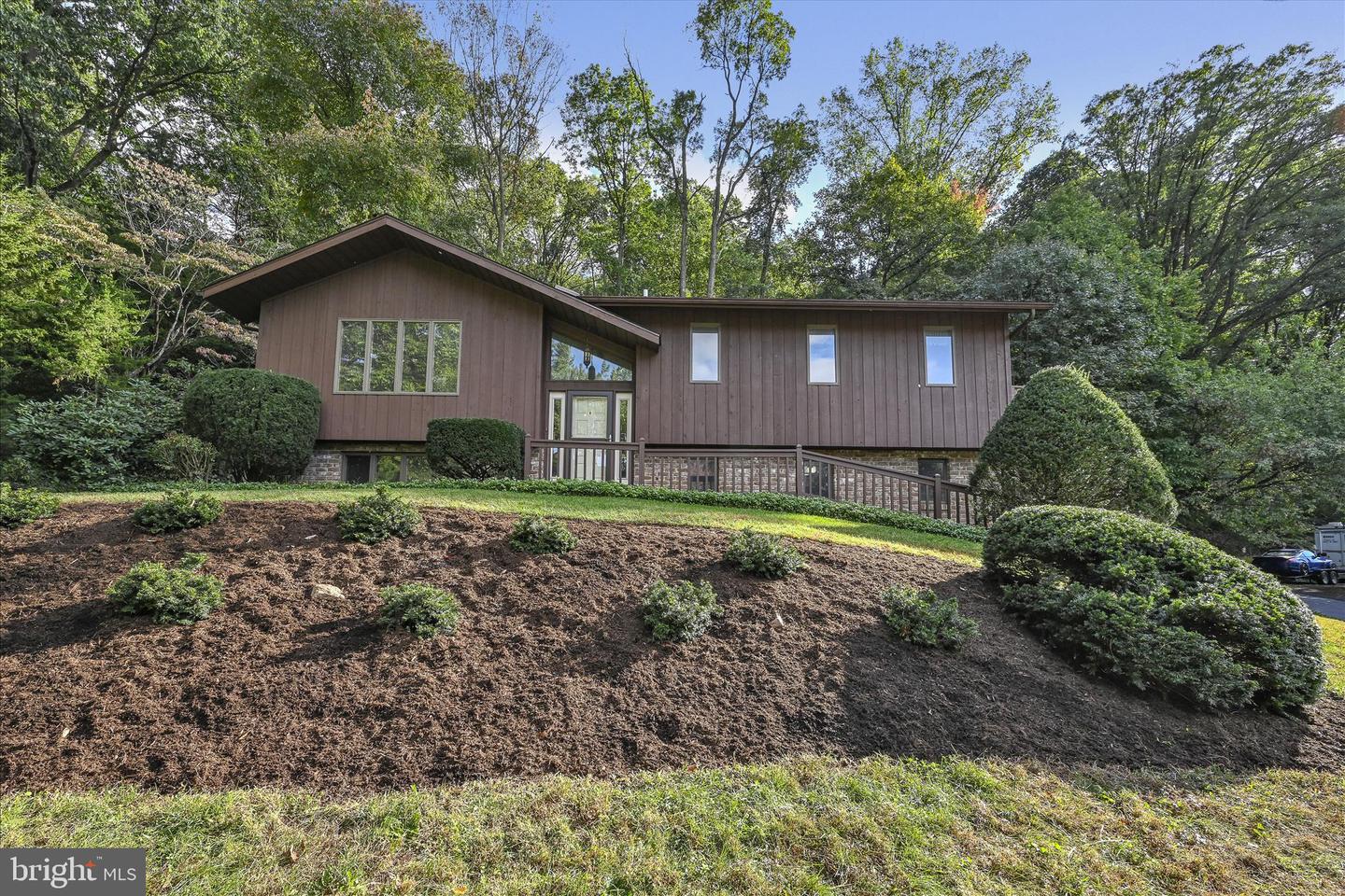 331 Spring Garden St Property Photo 1