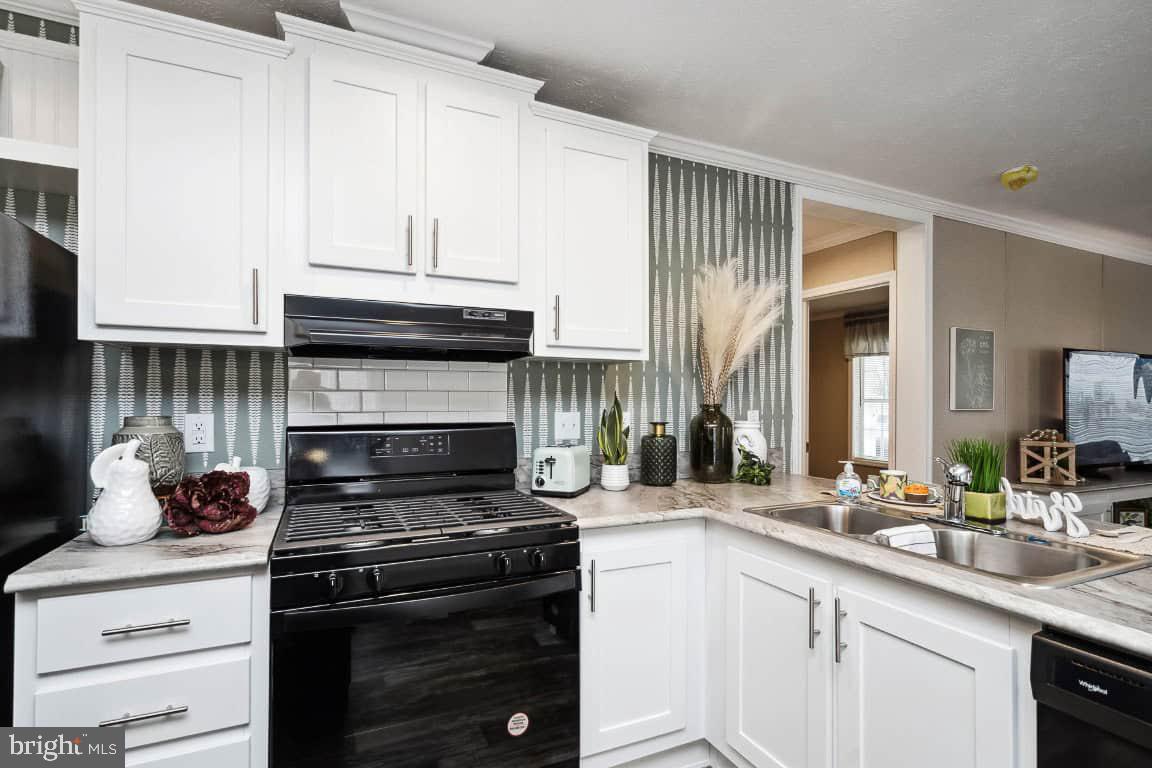 30d Debra Cir Property Photo 6