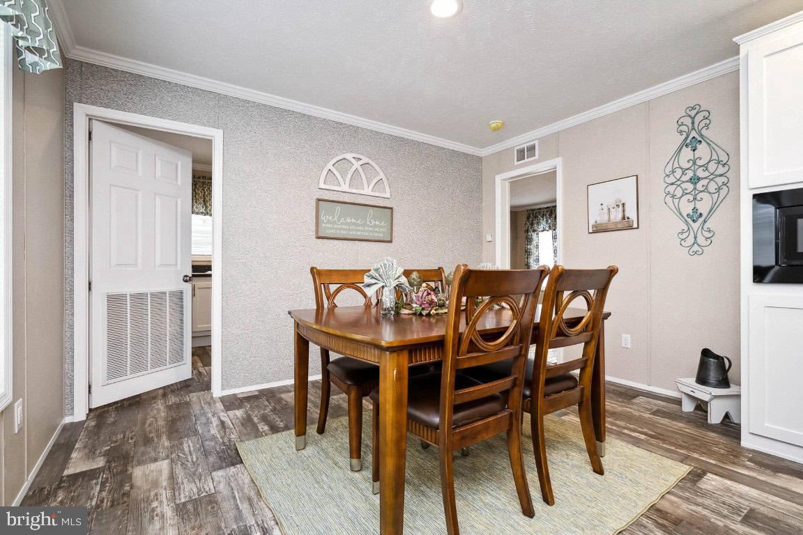30d Debra Cir Property Photo 9