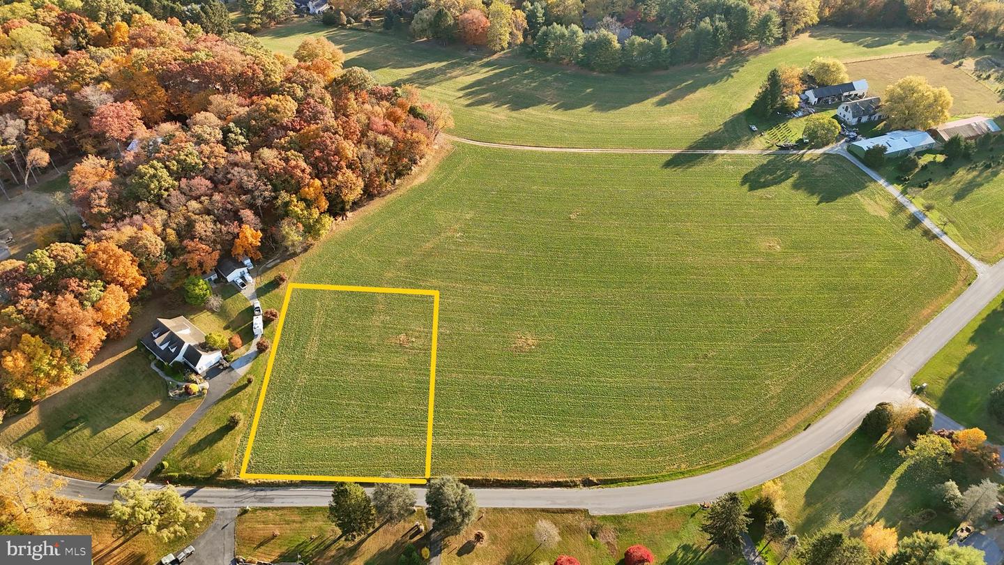 70 Long Ln Property Photo 2