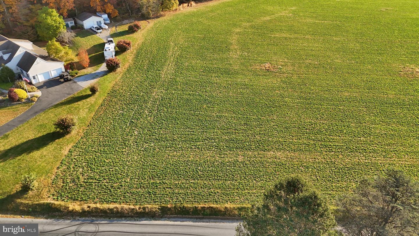70 Long Ln Property Photo 4