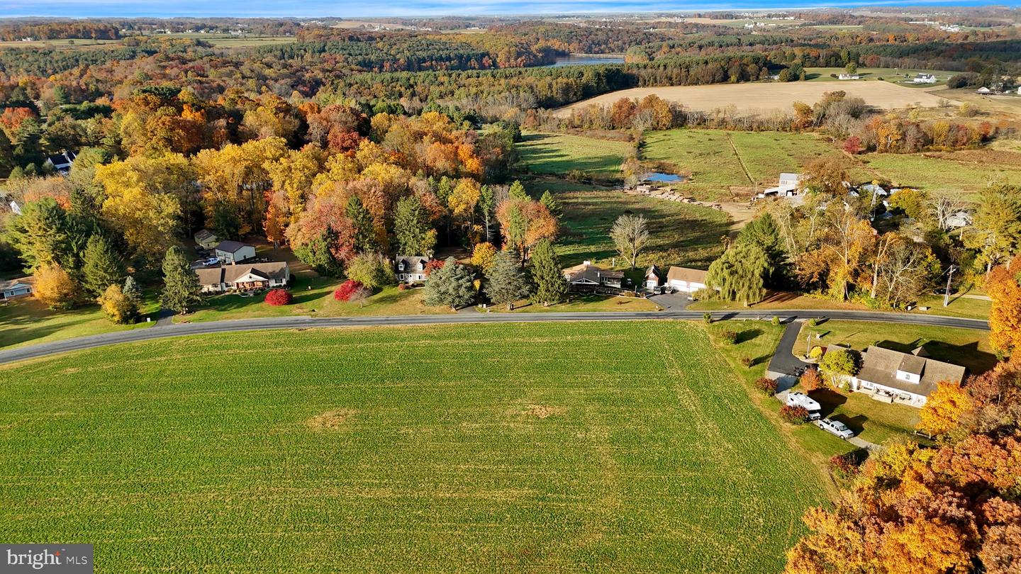 70 Long Ln Property Photo 6