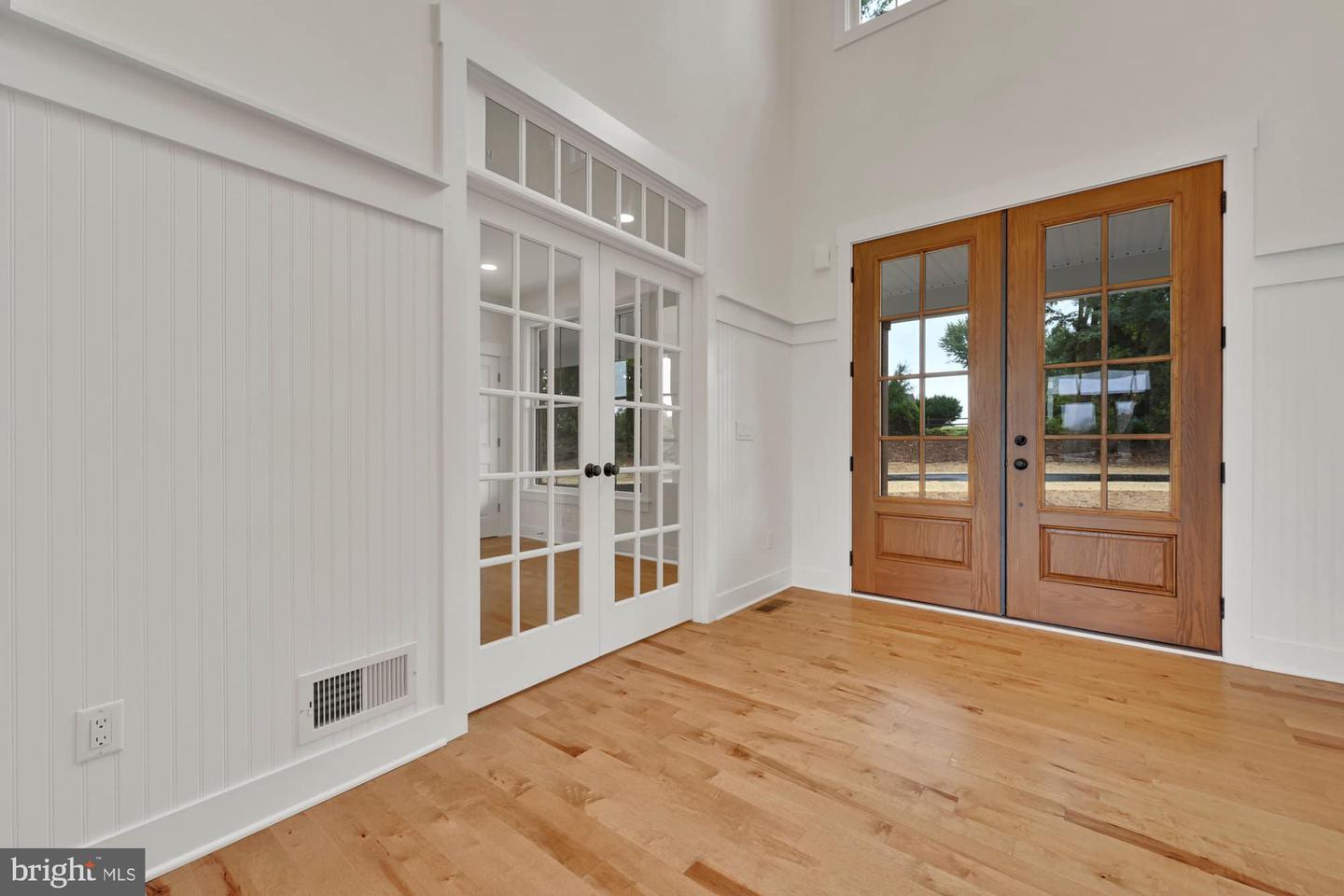 76 Long Ln Property Photo 19