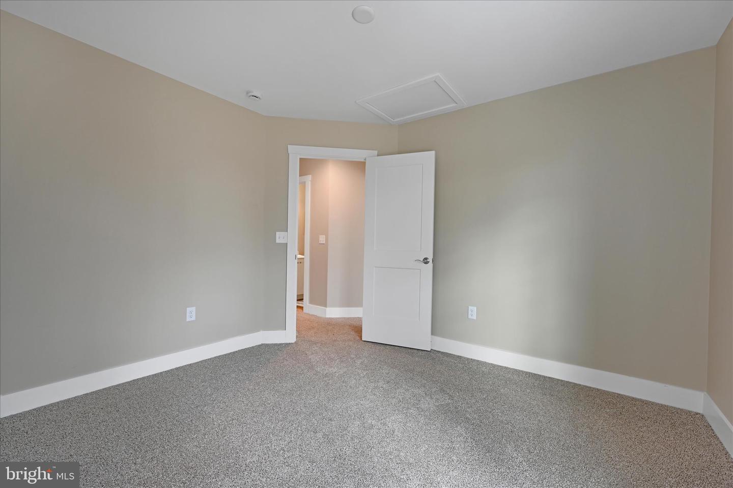219 Pilgrim Dr Property Photo 20