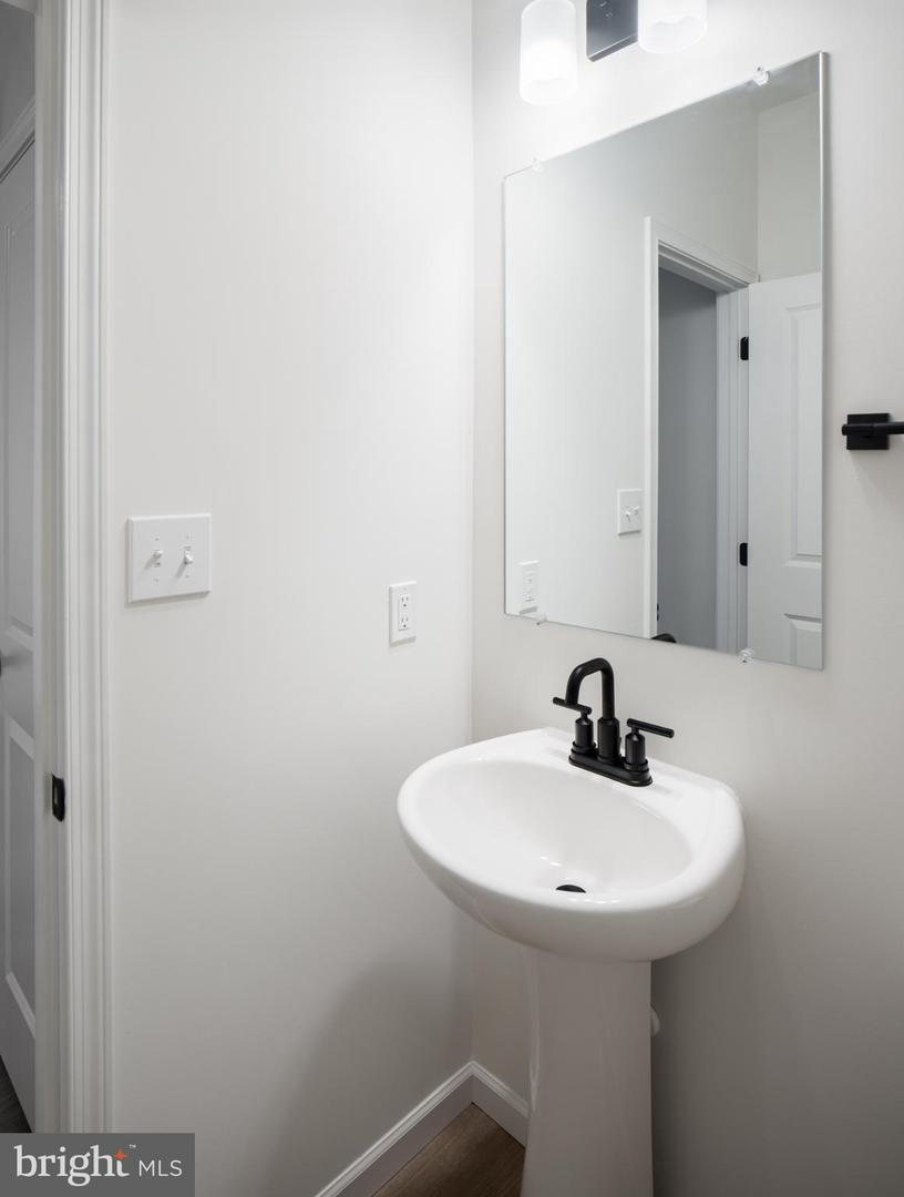 1229 Hershey Ln #crestwood Property Photo 12