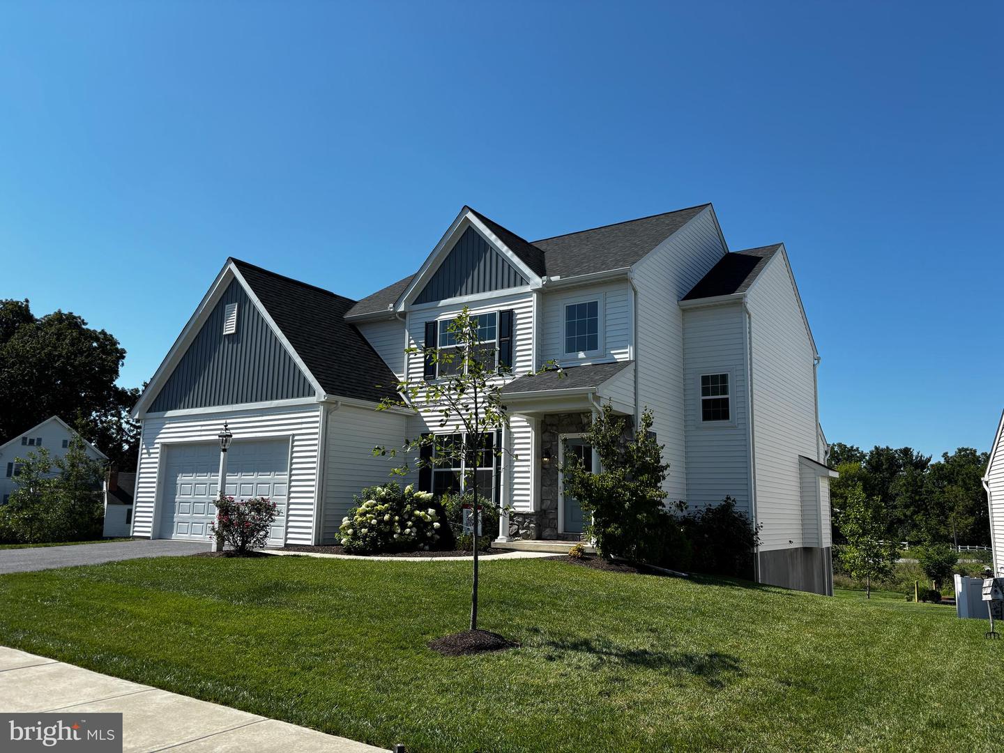 4 Old Orchard Rd Property Photo 2