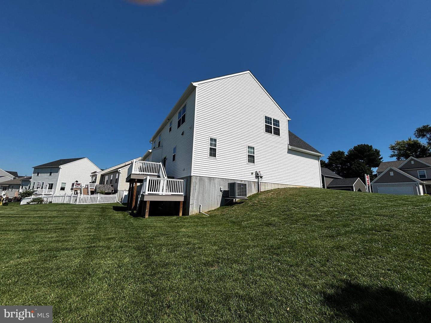 4 Old Orchard Rd Property Photo 4
