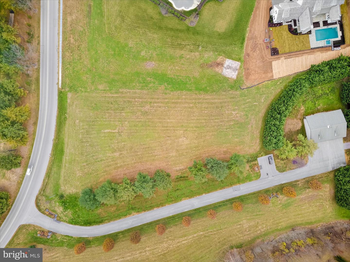 #48 Meadowbreeze Ln Property Photo 3