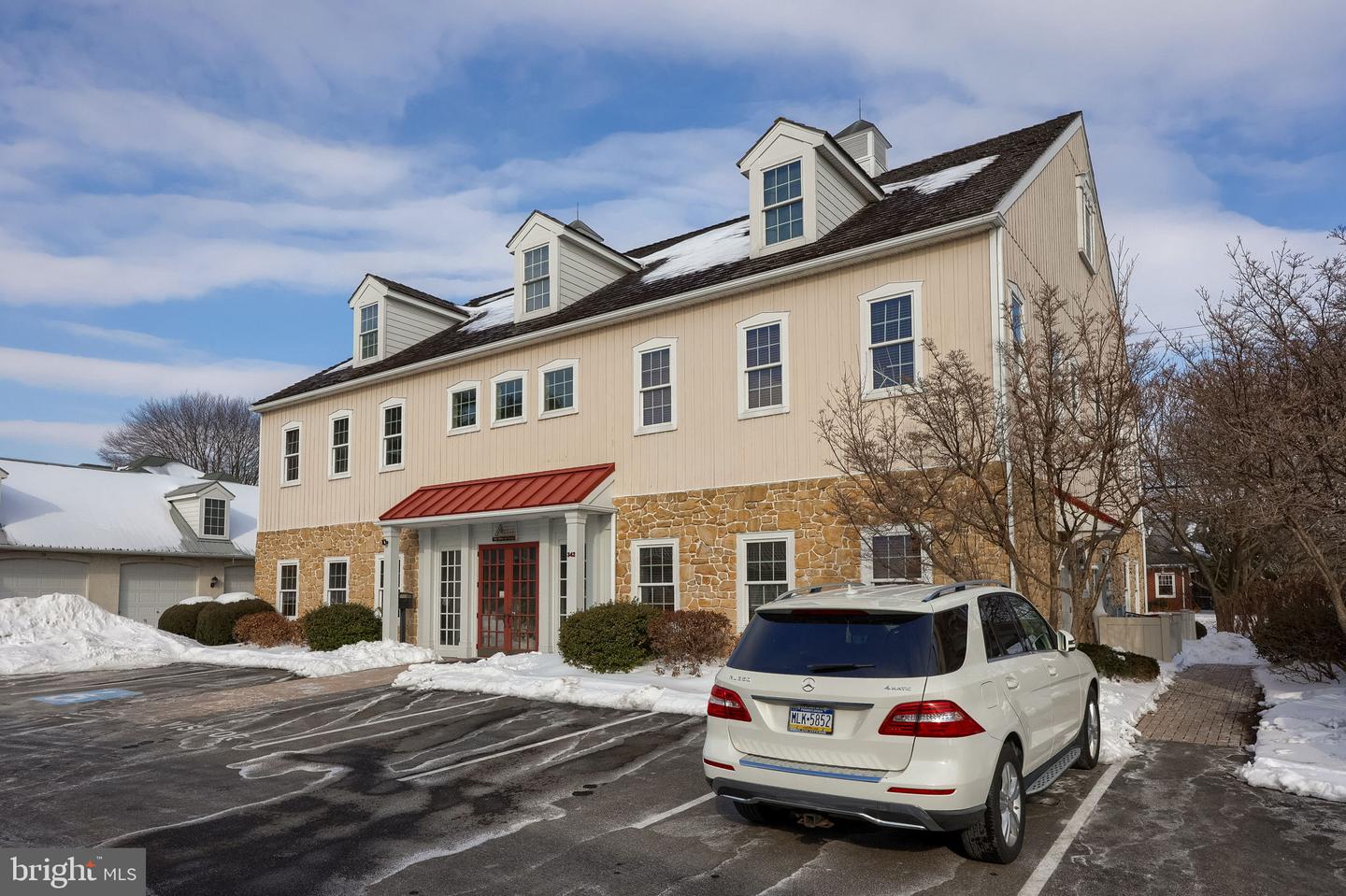 342 E Main St #suite 202 Property Photo 2