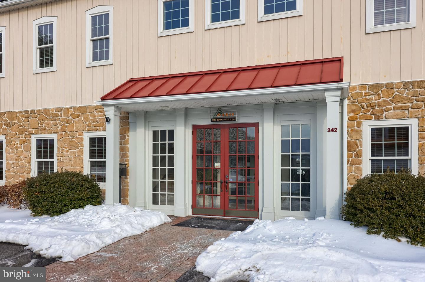342 E Main St #suite 204 Property Photo 4