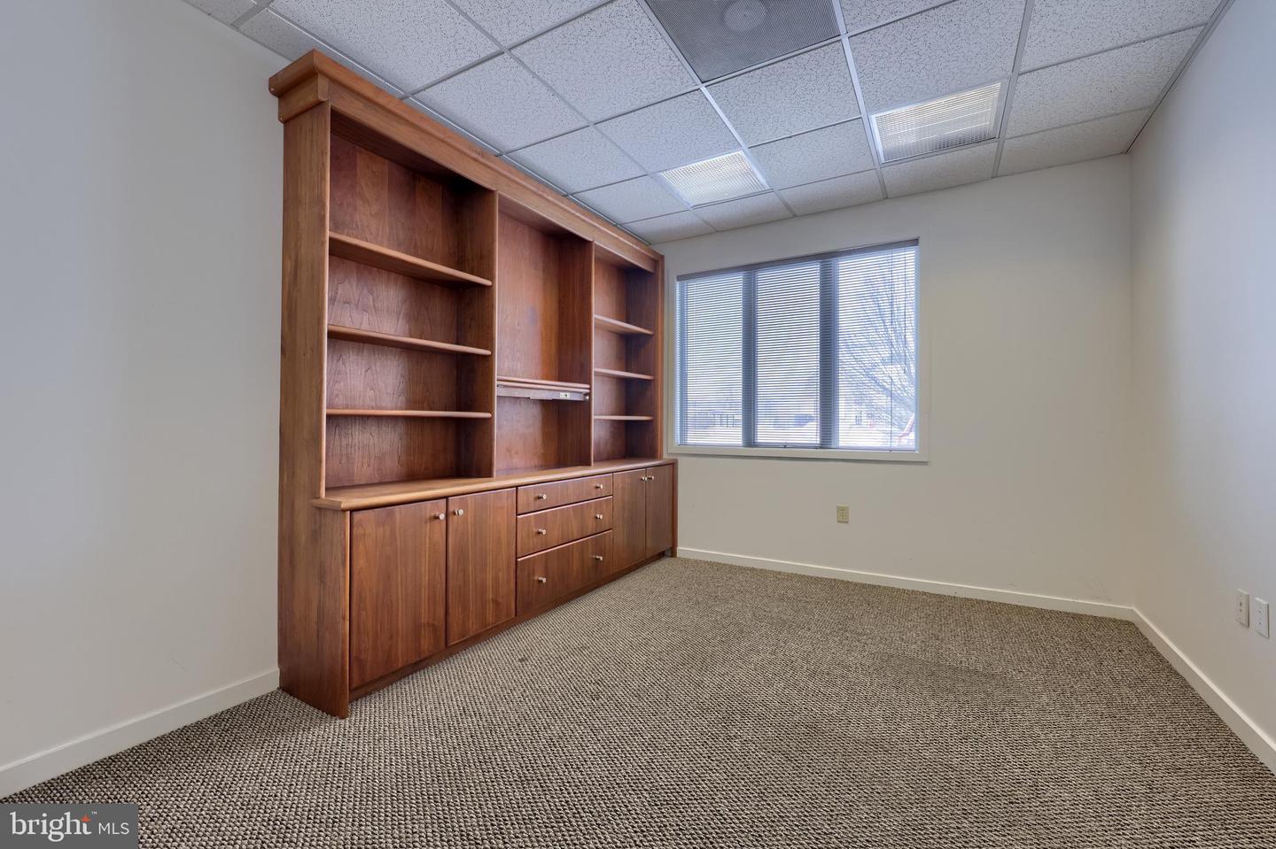 352 E Main St #suite 200 Property Photo 4
