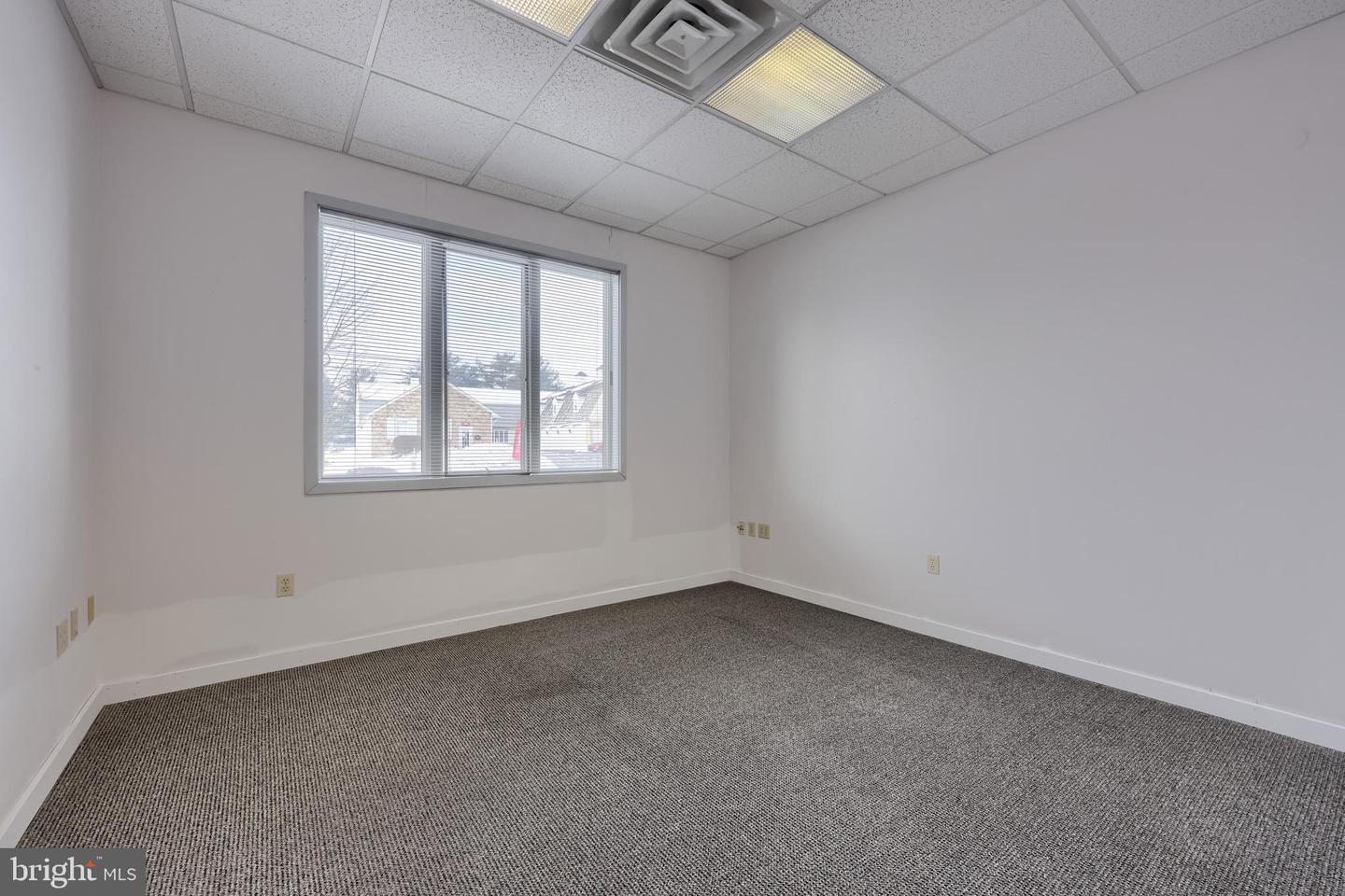 352 E Main St #suite 200 Property Photo 8
