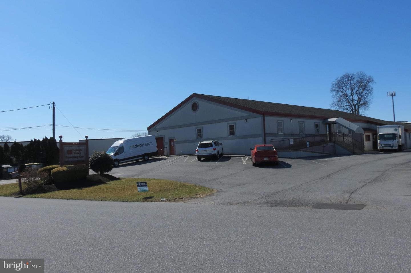 1176 Enterprise Ct Property Photo 2