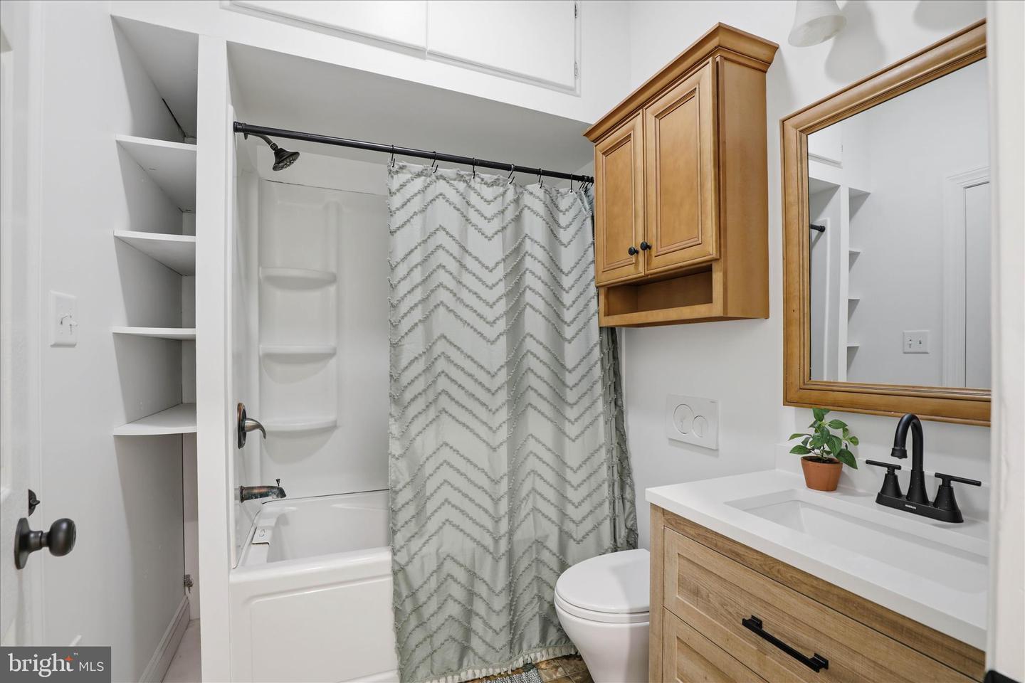327 Hazel St Property Photo 16