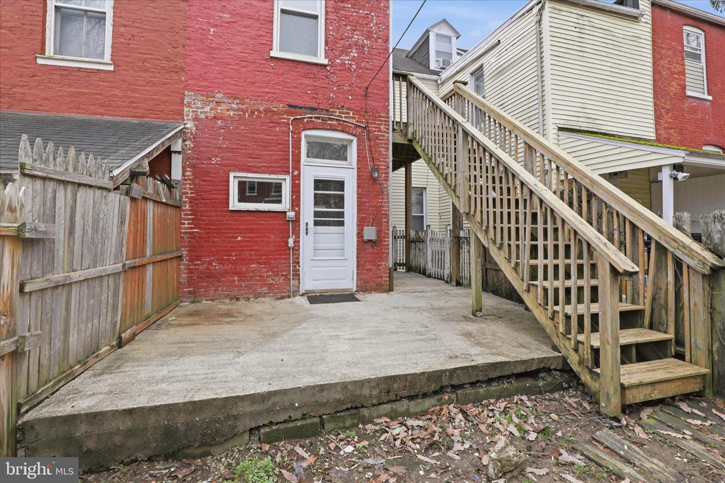 327 Hazel St Property Photo 32