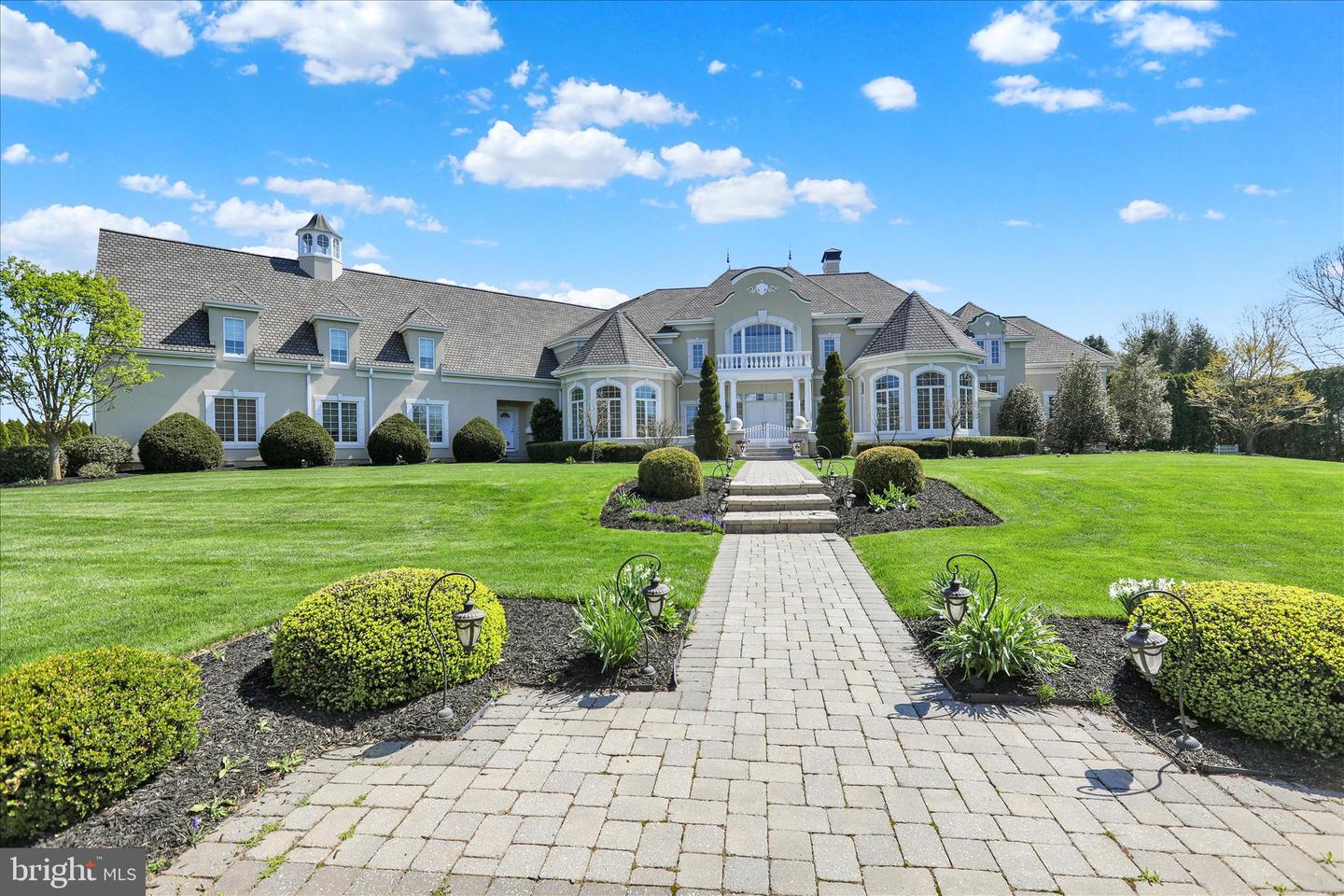 1000 BLUESTONE DR