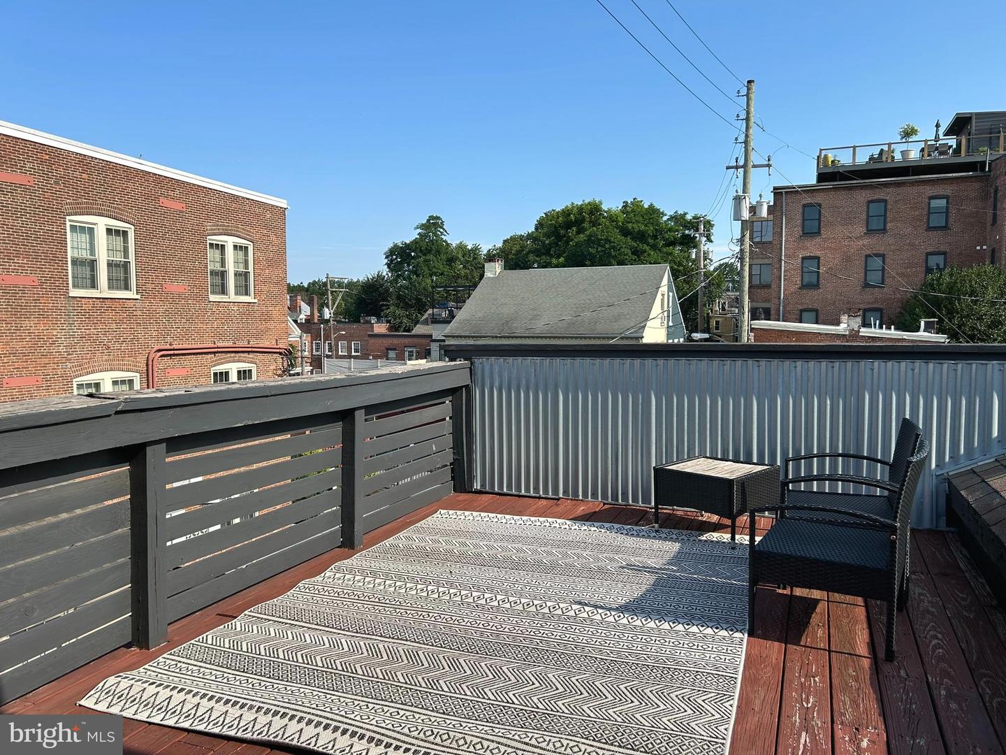 225 E King St #2 Property Photo 15
