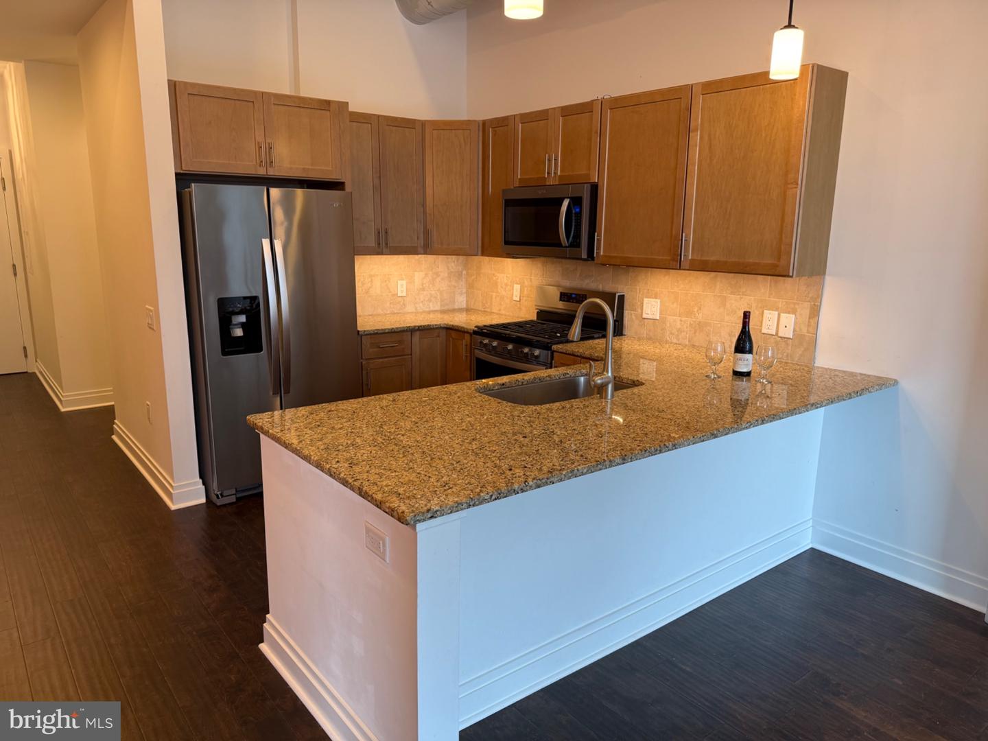 41 W Lemon St #308 Property Photo 8